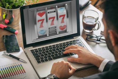 How do online casino dealer games work? : Augusta Free Press