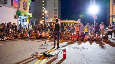 Virginia Beach street performer