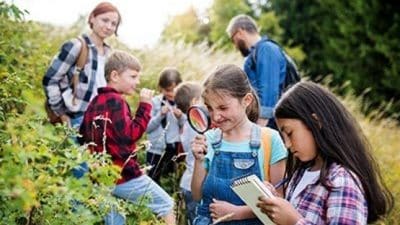 school children on field trip