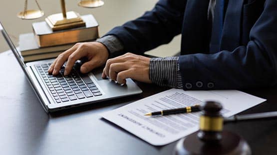 computer lawyer courtroom