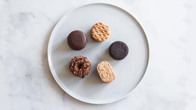 plate of girl scout cookies