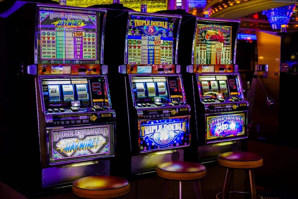 Comparing Independent Casinos and White Label Sites