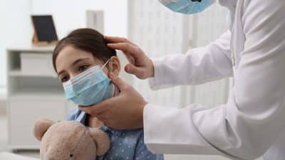 flu doctor hospital mask RSV COVID child sick