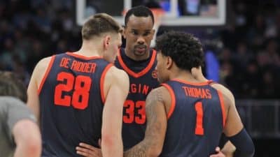 uva basketball huddle