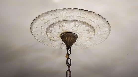 7 Tips for Choosing the Right Size Plaster Ceiling Rose for Your Room