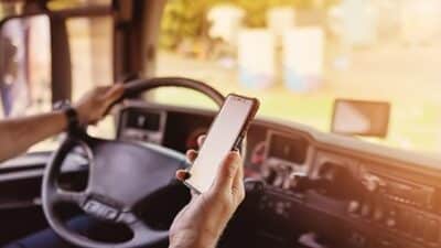 distracted driver distraction phone interstate road