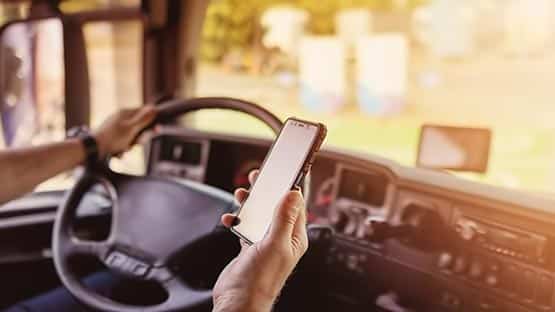 distracted driver distraction phone interstate road