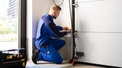 garage door repair repairman
