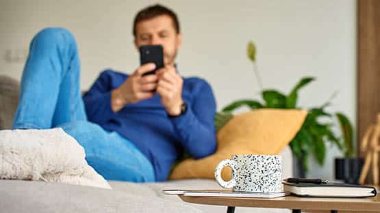 man digital entertainment phone coffee casino