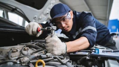 vehicle maintenance service technician repair repairman